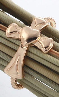 Кольцо с Крестом посередине сердечко, материал сталь, 17 размер, цвет "золото"