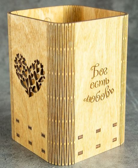 Карандашница - Бог есть любовь (Сердце)