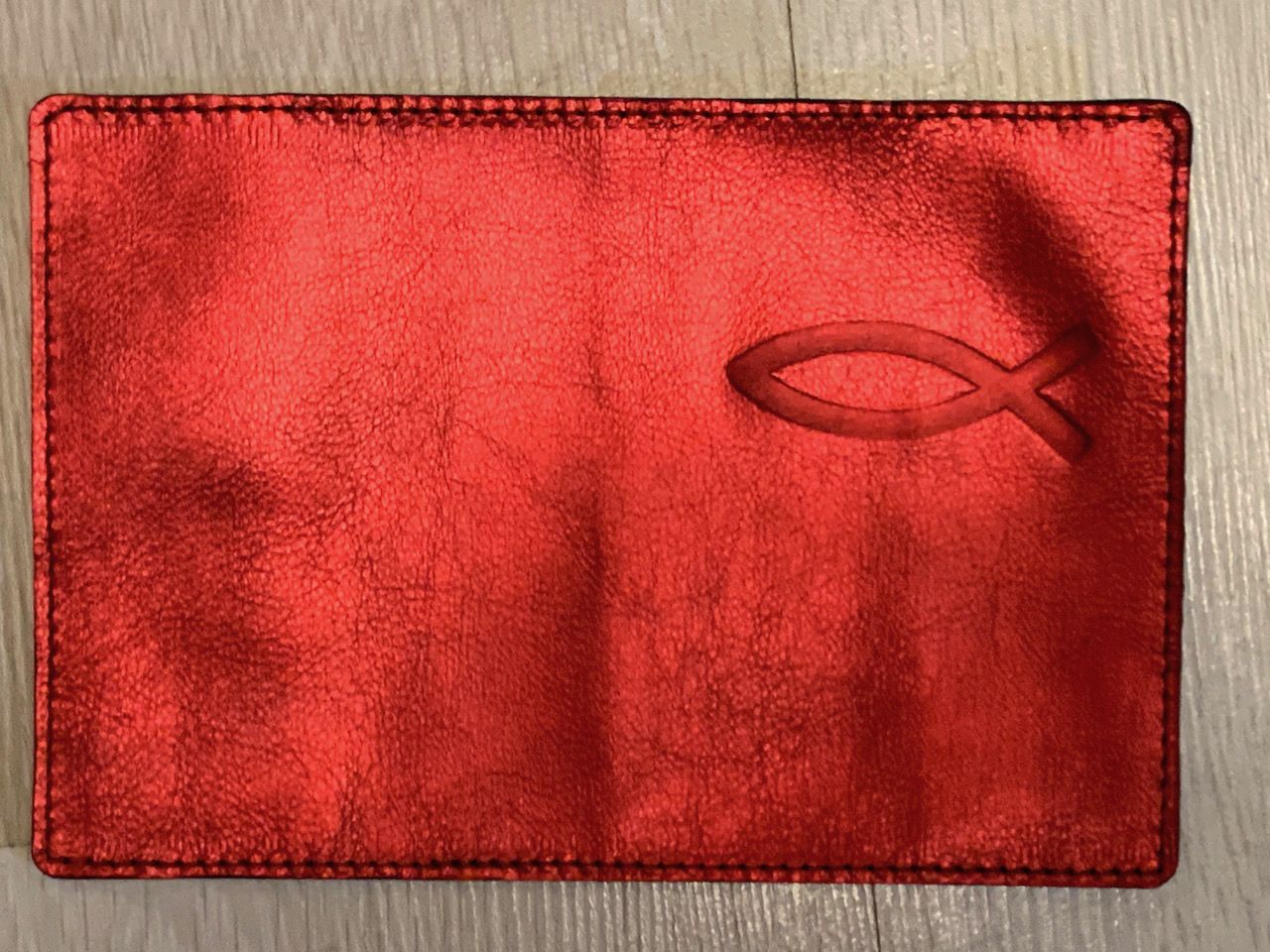 Обложка для паспорта (натуральная цветная кожа), "Рыбка" термопечать, цвет красный огонь