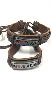Браслет кожаный с металлической платиной с надписью "I love JESUS", "молочно-шоколодные" шнурочки