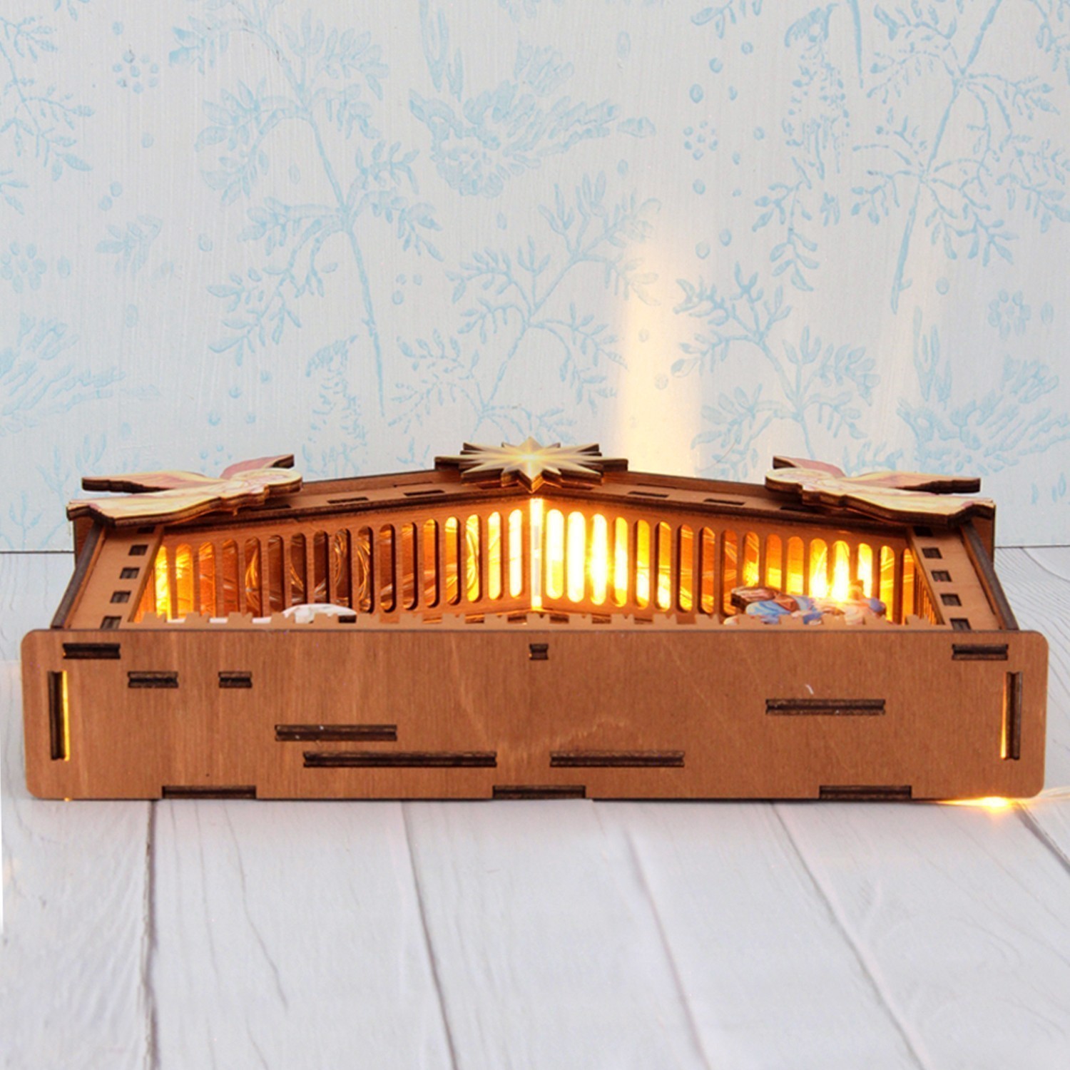 Настольный деревянный 3Д сувенир "Рождественский вертеп с подсветкой", размер 22*16*4 см, объемная цветная композиция из дерева