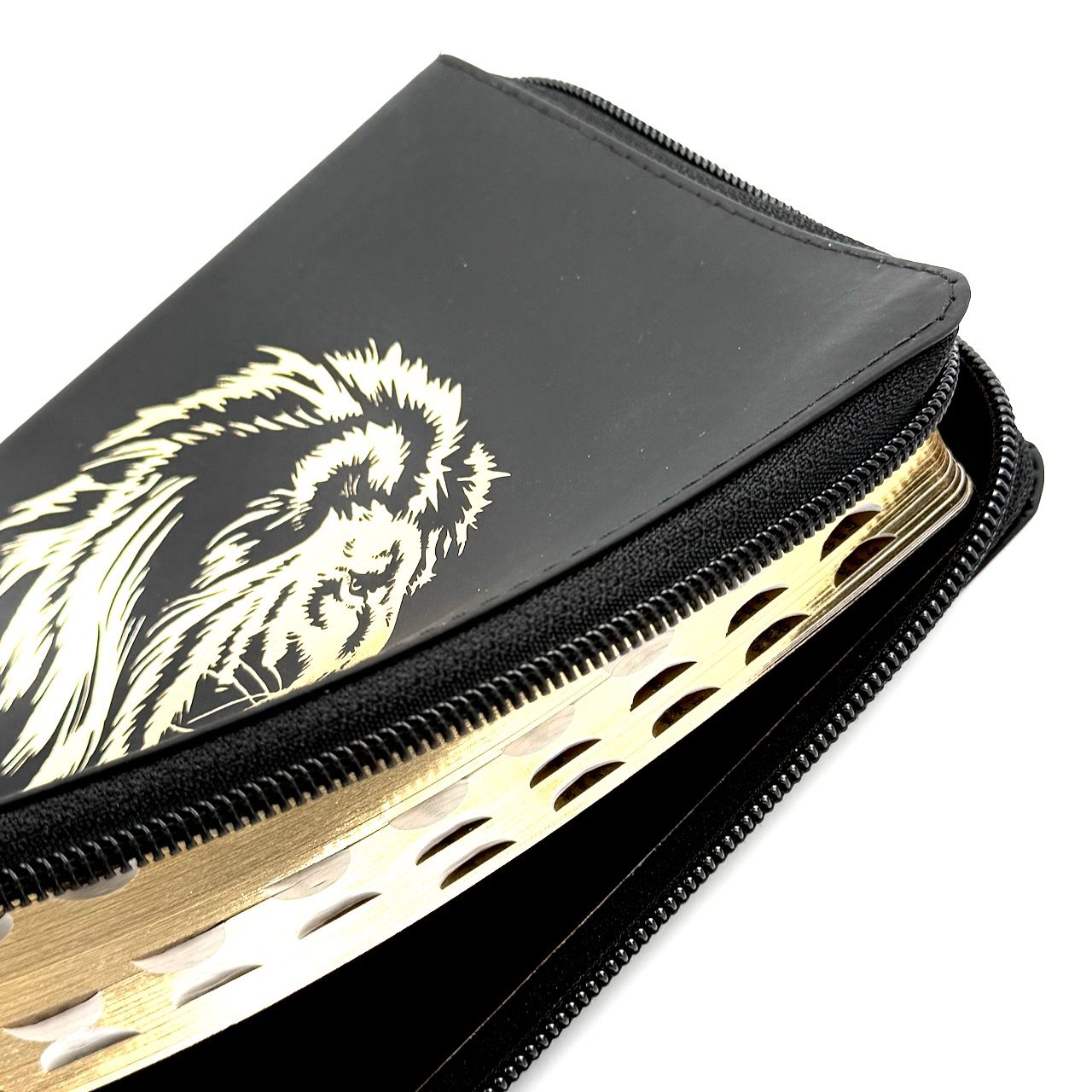 Библия 048 zti код 25048-6 дизайн "золотой лев", кожаный переплет на молнии с индексами, цвет черный с прожилками, формат 125*195 мм