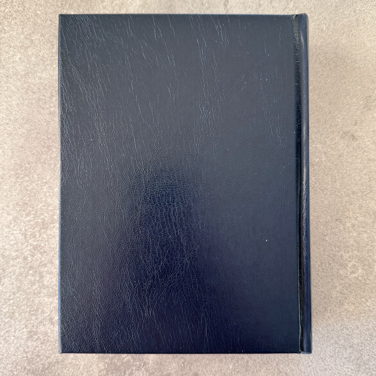 Библия с комментариями "Полноценная жизнь" 065, код 25065-3, твердый переплет, две закладки, цвет темно-синий, цветные карты