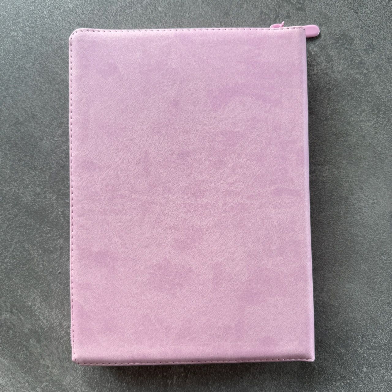  Дисконт Не прошита одна сторона внизу, где молния около 2,5 см. Библия 076z код 25076-43, дизайн "Библия с вензелем" переплет из эко кожи на молнии,  цвет розовый, размер 170x240 мм