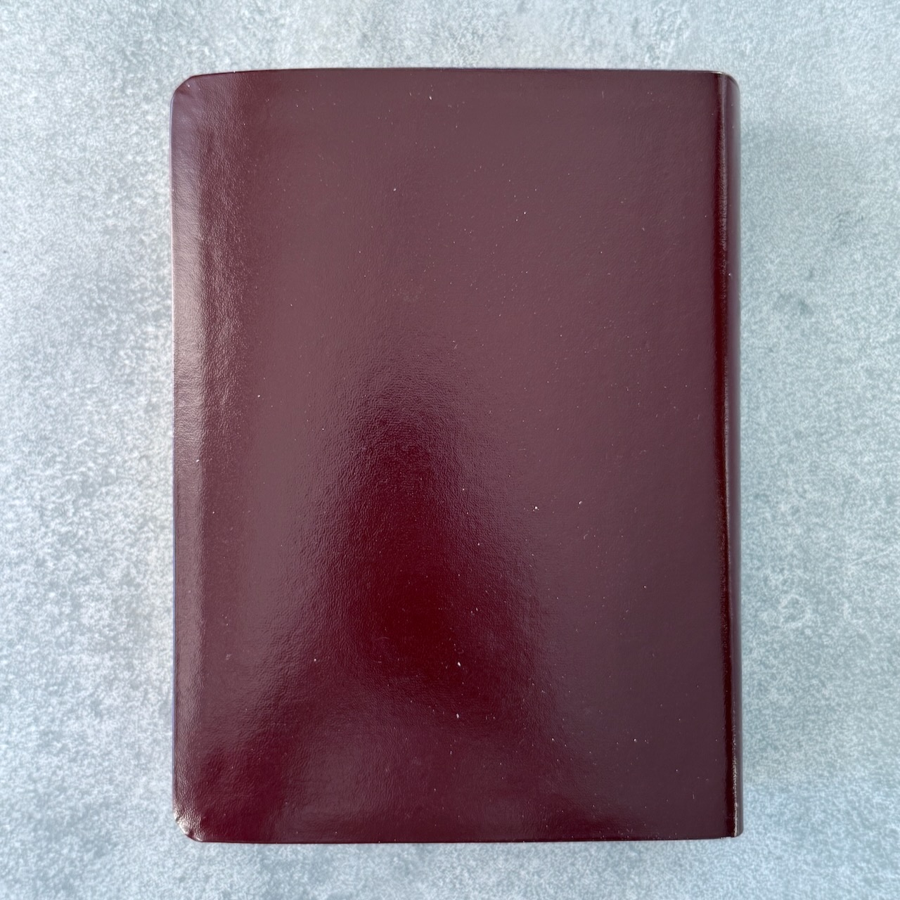 Библия с комментариями "Полноценная жизнь" 065TI, код 25065-13, кожаный переплет, две закладки, цвет коричневый с оттенком бордо глянец, цветные карты