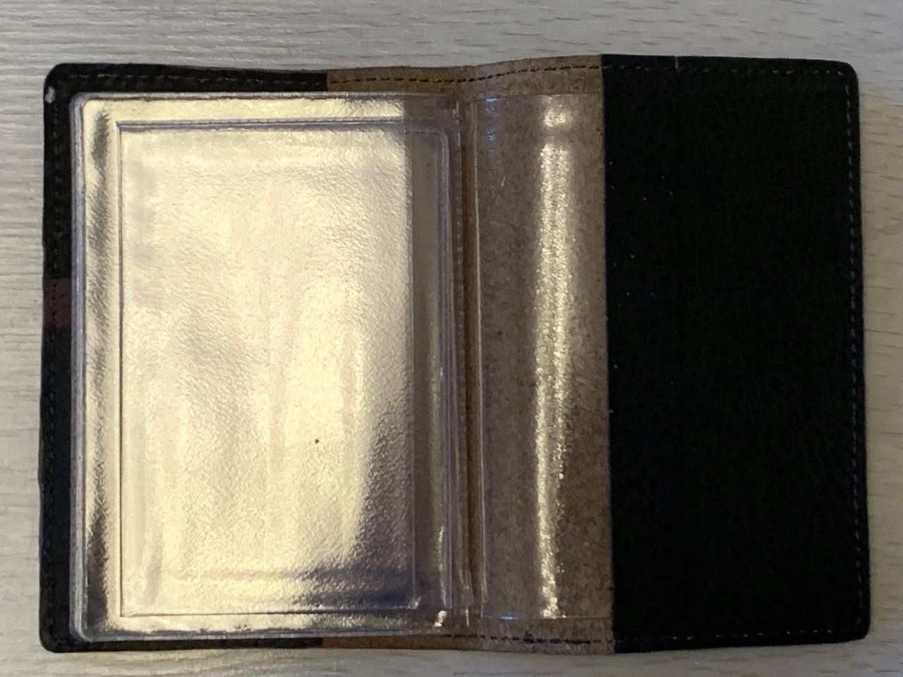 Обложка на водительские документы  (натуральная кожа),  термоштамп РЫБКА, + много дополнительный отделений, включая для страховки, для банковский карт, цвет черный металлик